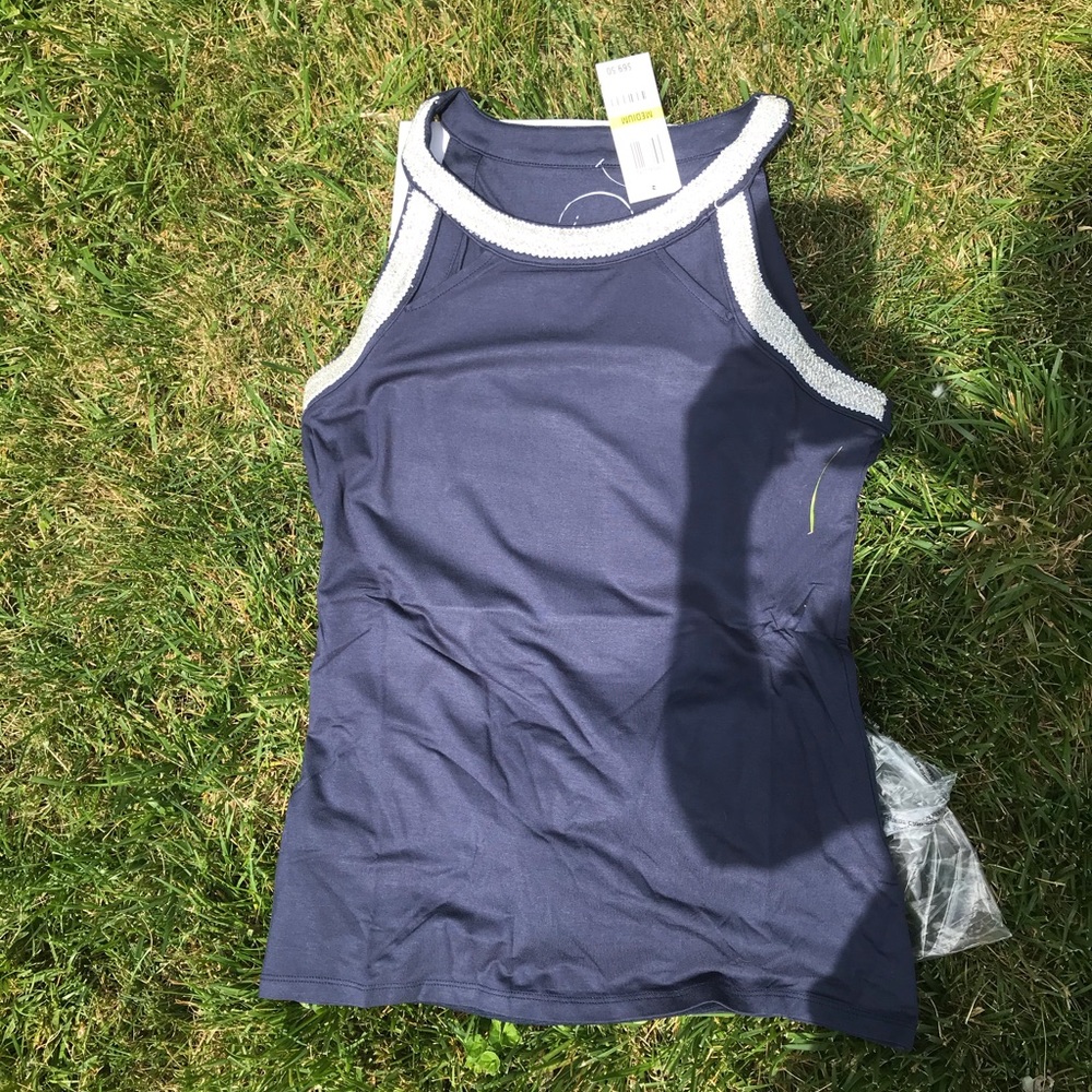 🦋Inc Silver beaded top with cutouts. Navy blue